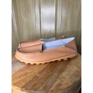 Women’s Venus Celia Size 11 Tan Comfort Walking Shoes With Rubber Soles NEW